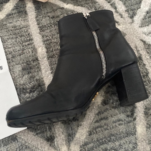 Authentic prada boots - Picture 3 of 8